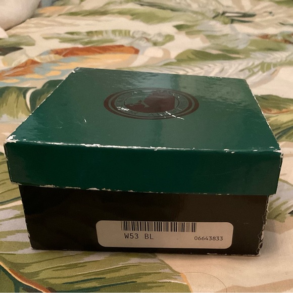 Vintage Dooney & Bourke Coin Purse in Box - Picture 3 of 7